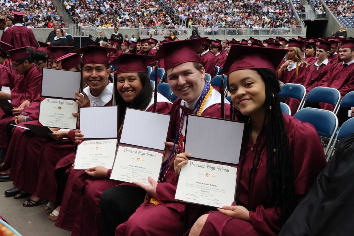 PearlandISD's tweet image. 🎉🎉 Congratulations to Pearland High School Class of 2022! 🎉🎉 #WeAreKnowledgeable #WeArePearlandISD
