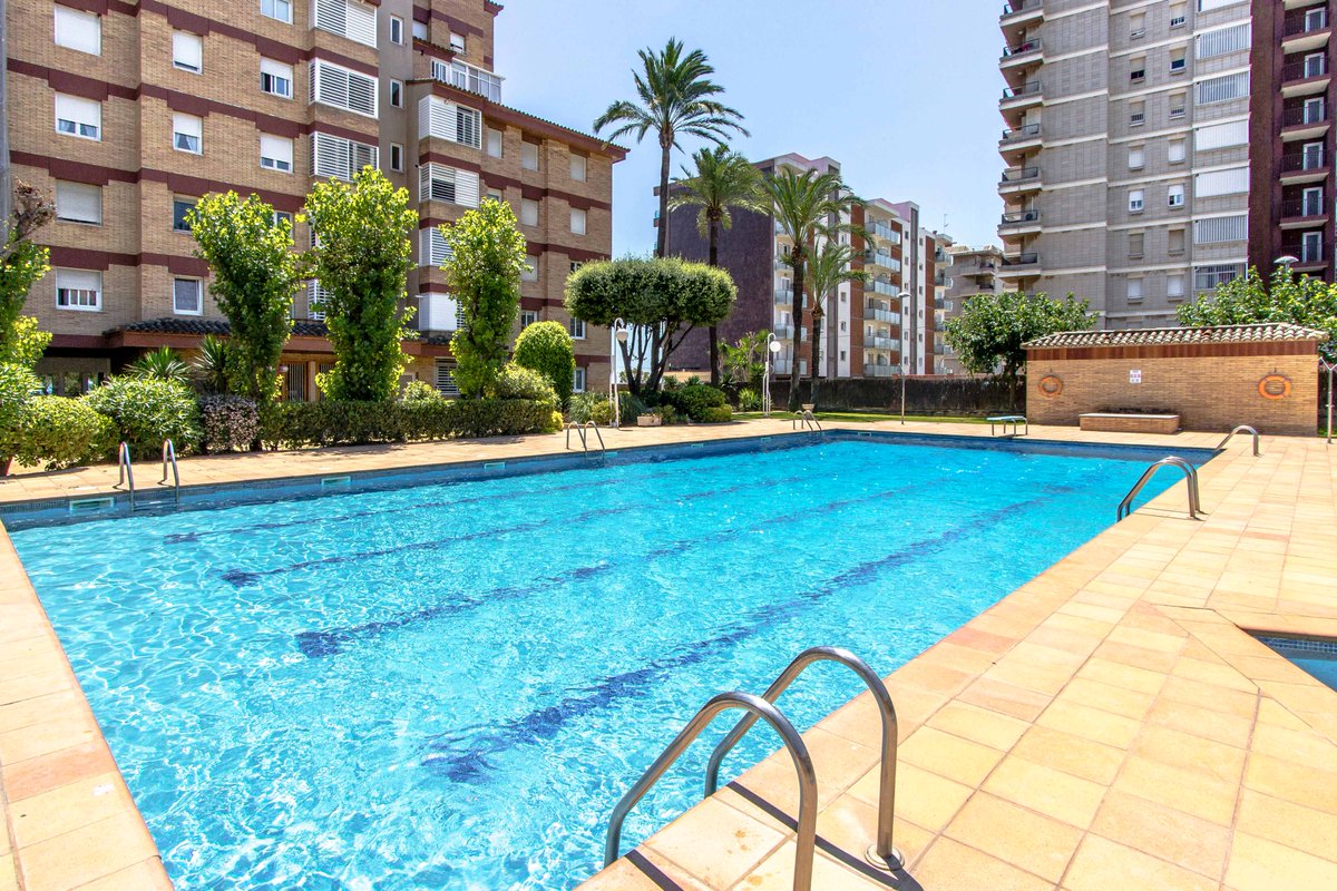 HT_vacacional's tweet photo. ¡Ya puedes reservar tus próximas vacaciones! Precioso apartamento en Vilassar de Mar, con gran terraza y piscina 👍🌊

🛏3 dormitorios
🛁2 baños
🛋Salón comedor 
☀️Terraza
🍽Cocina
🏊‍♀️Piscina

https://t.co/CS8FkqLVNM

👋 https://t.co/QUd9drIJq7 ☎ 930111954
#HelloTime #VilassarMar https://t.co/c9wx9P7ZgS