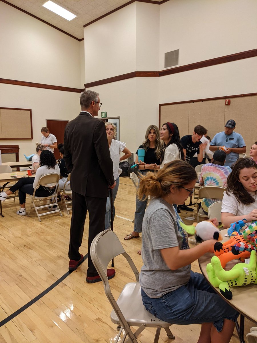 DulaneyfamMs's tweet photo. The San Antonio YSA's collected 100's of stuffed animals, attached loving notes with bright ribbons, and took them to Robb El admin today for every child. As an educator, a child of God... a human, my heart is broken, but hope is found in the goodness of this Christlike response. https://t.co/lz2NJMH9cj