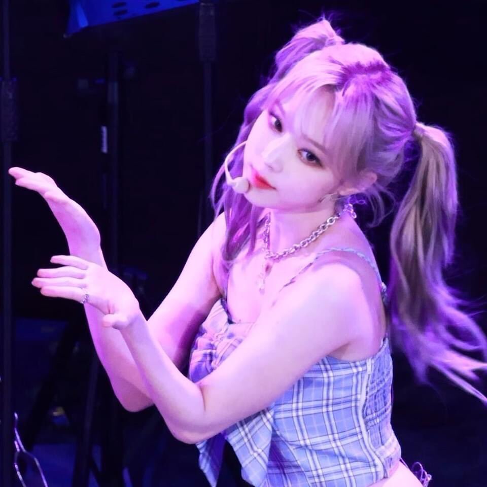 cutie từ outfit đến 2 chùm tóc ạ🤭 

#aespa #winter