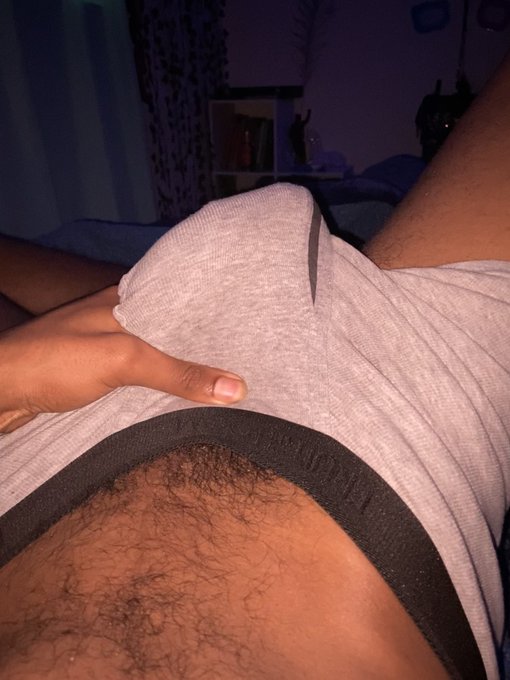 Can you give me a hand ?. 
?
[#nsfwtwt #slut #horny #ebonybbc #Femboy #submissive #gaysexwork #bisexwork