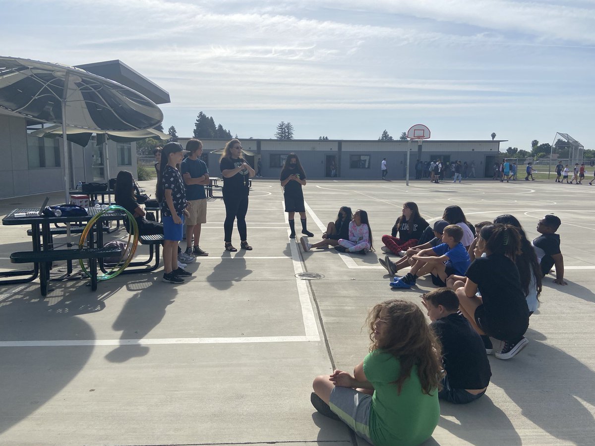 mrsmancebo's tweet photo. Lombardi Bears visiting @SCIABEARS today!! @lombardibears @BurtonSchools https://t.co/r9FzPdtnKq