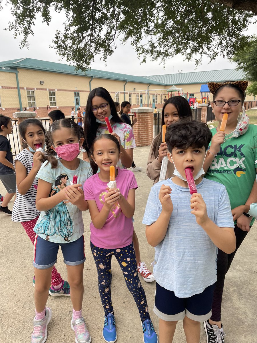 teacherHalstead's tweet photo. Our last Friday together started by reading The Boy Who Invented the Popsicle: Cool Science Behind Frank Epperson’s Famous Frozen Treat by Renaud &amp; Pavlović with our 2nd grade buddies and, of course, eating popsicles. #NationalGrapePopsicleDay 
#STEM lit @dorimina https://t.co/ST7XOv4pt6