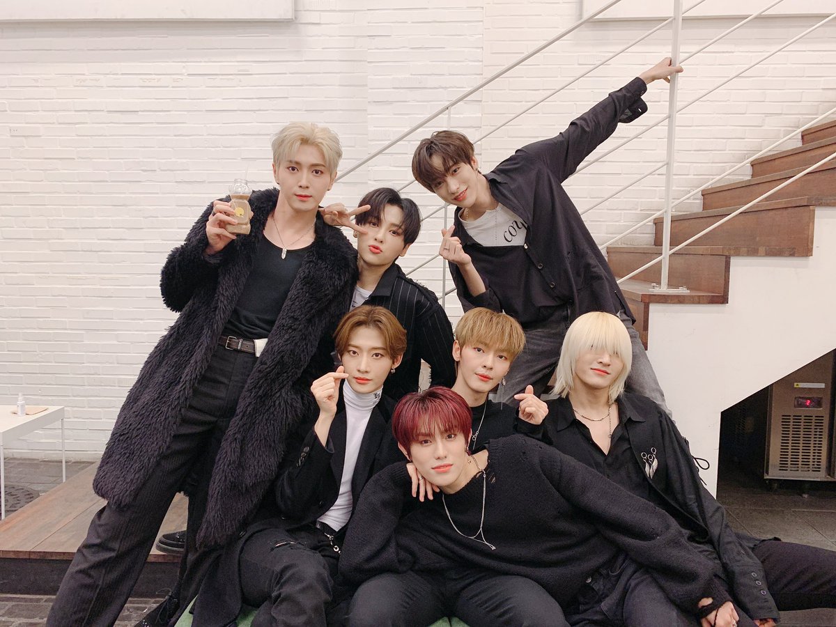parklovezone's tweet photo. #러브 #온리원오브 #Love #OnlyOneOf https://t.co/cKqEdSz8NQ