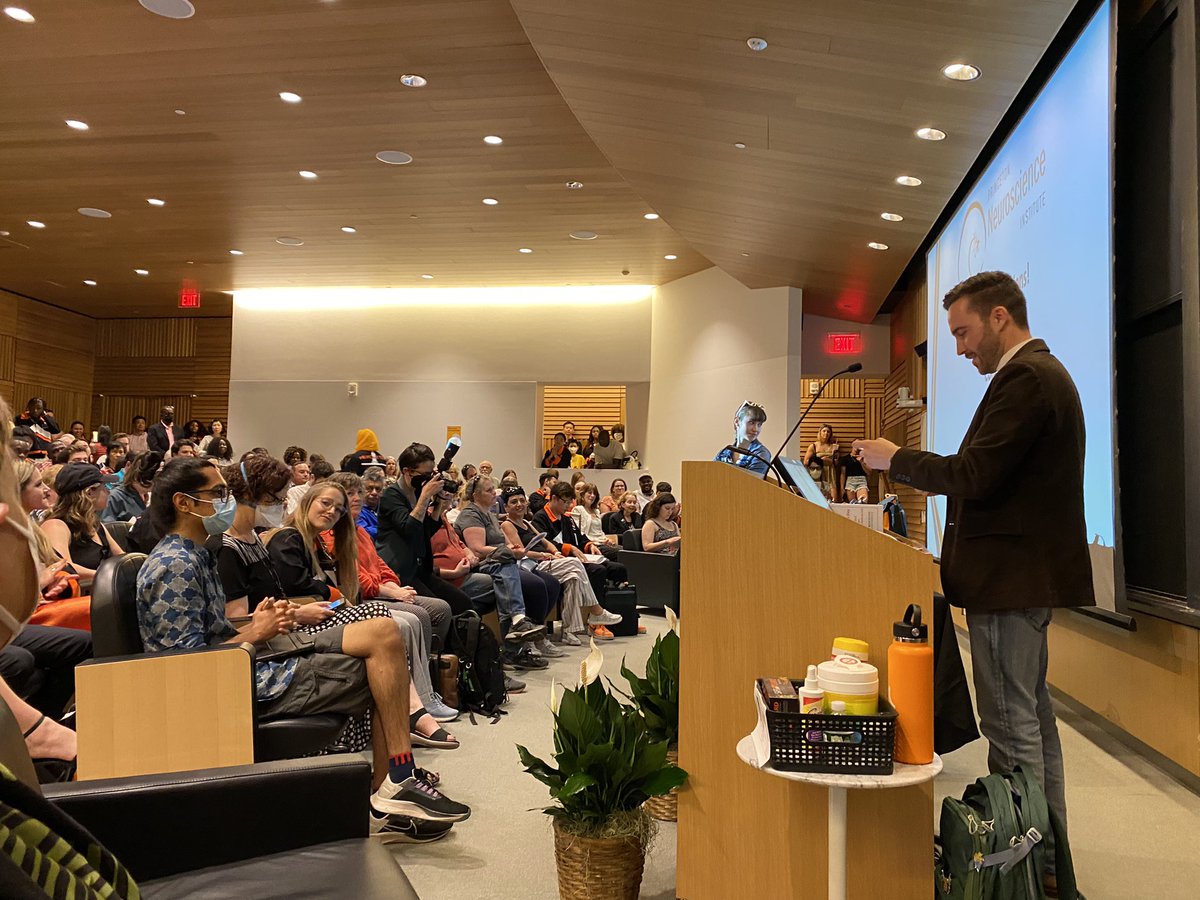 ParynWallace's tweet photo. An exciting week! We celebrated the largest class of Neuroscience majors at Princeton University. 37 students received recognition at PNIs Class Day event. The journey was pandemic, but the outcome was epic. All the best to each of you! #neuroscience #pni #princetonuniversity https://t.co/RobyoP59tM