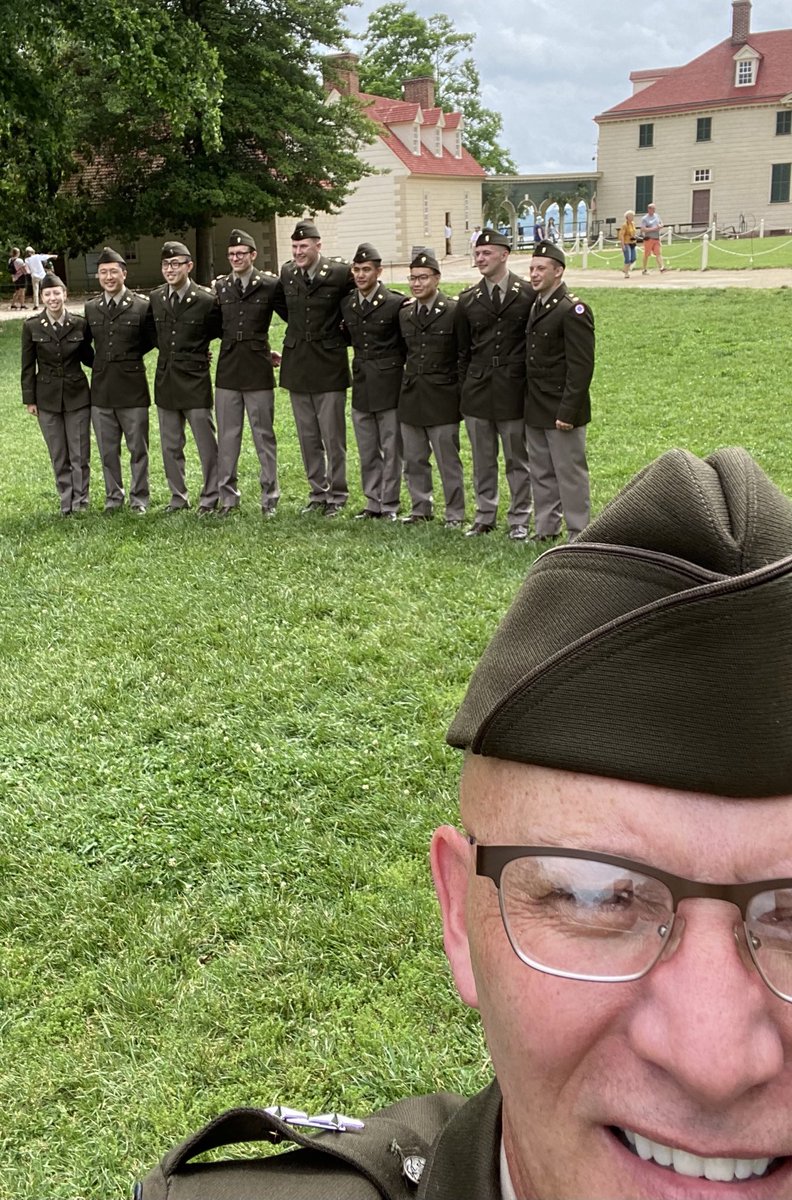 PacificKnights6's tweet photo. Honored to be part of my alma mater’s ‘Blue Jay’ BN commissioning ceremony at historic Mount Vernon. Our future is bright! ⁦@TRADOC⁩ ⁦@ArmyMedicine⁩ ⁦@USARPAC⁩ ⁩ ⁦@1_MRB_USAREC⁩ https://t.co/24xqWiVyw3