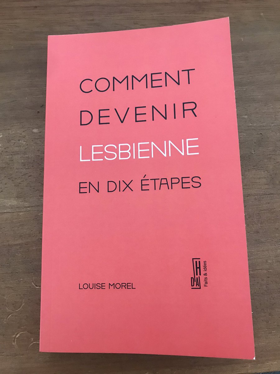 Hors_d_atteinte's tweet image. On a réimprimééé !!! 
Désormais de nouveau en stock, « Comment devenir lesbienne » de Louise Morel a vu son premier tirage épuisé en dix jours. 
Merci à tous et à toutes !