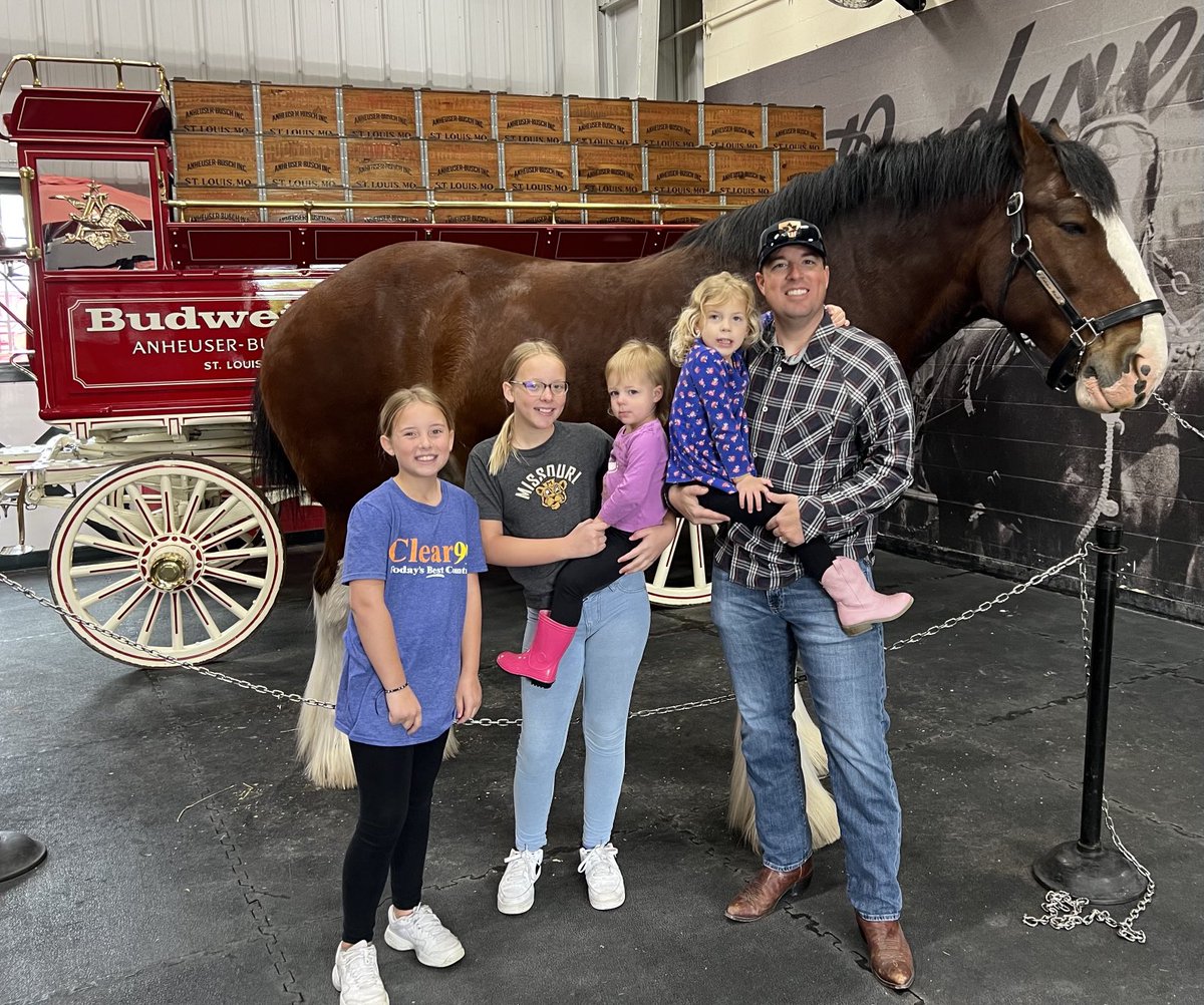 Great way to start summer with my girls  ⁦<a href="/WarmSpringRanch/">Warm Springs Ranch</a>⁩ 
#MIZ