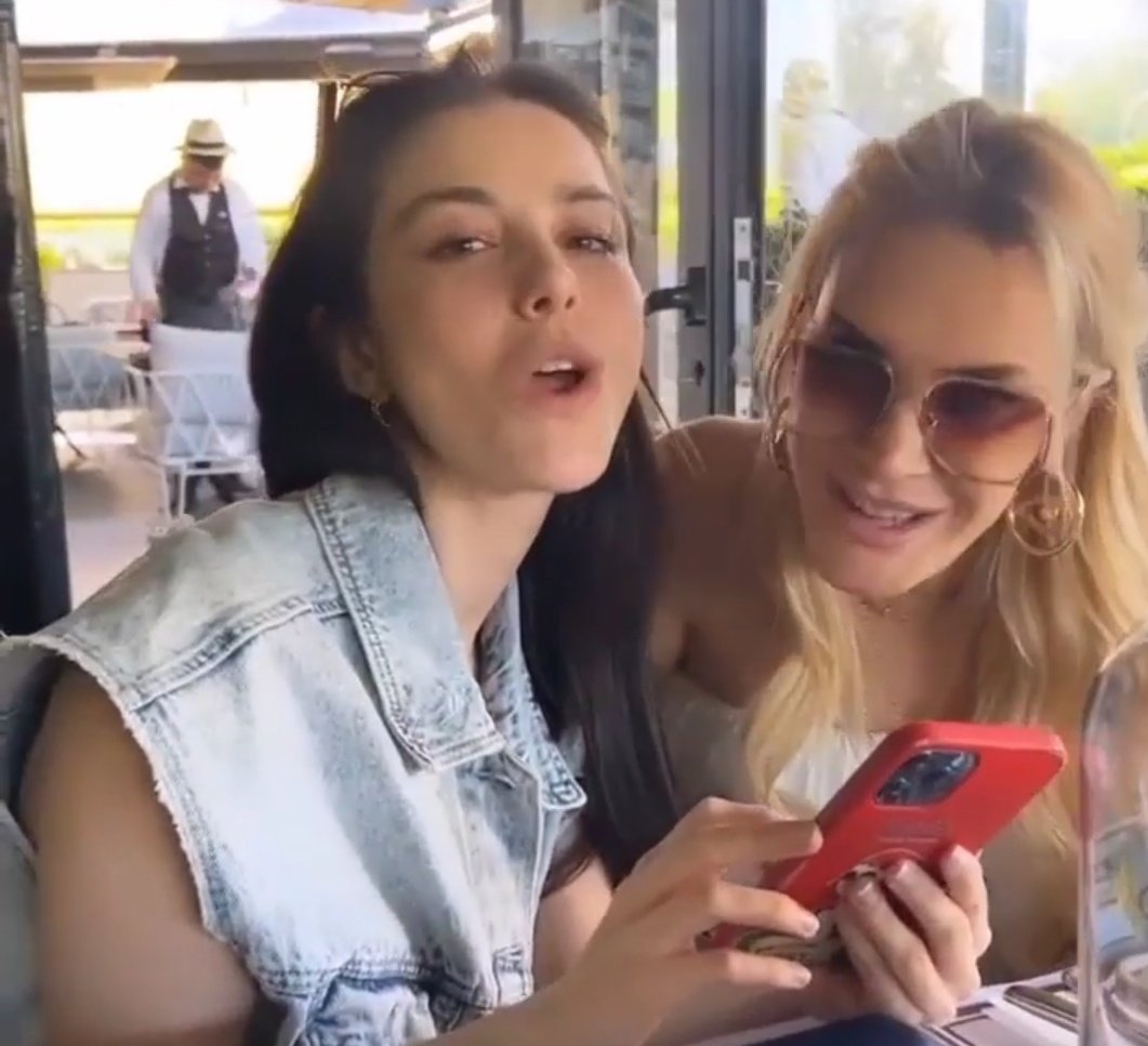 Nina🎀foreverÖzge tweet media
