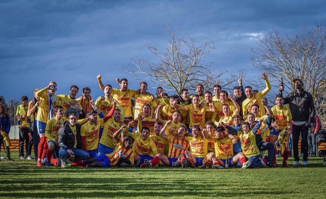 davidcastro999's tweet photo. Gracias @FundacioUETona 💛❤💛 https://t.co/0jsvIncSrc