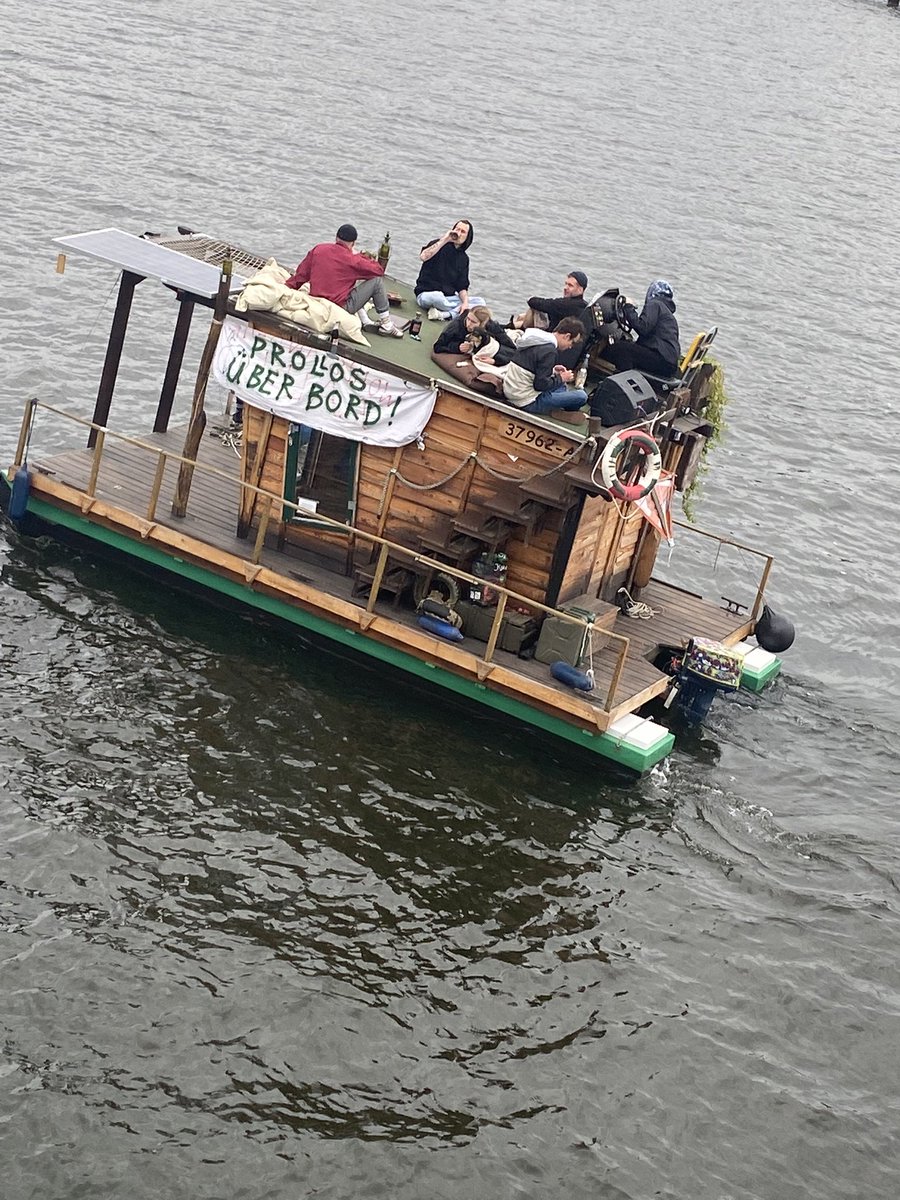 Fuzzed Out Radio Show tweet media