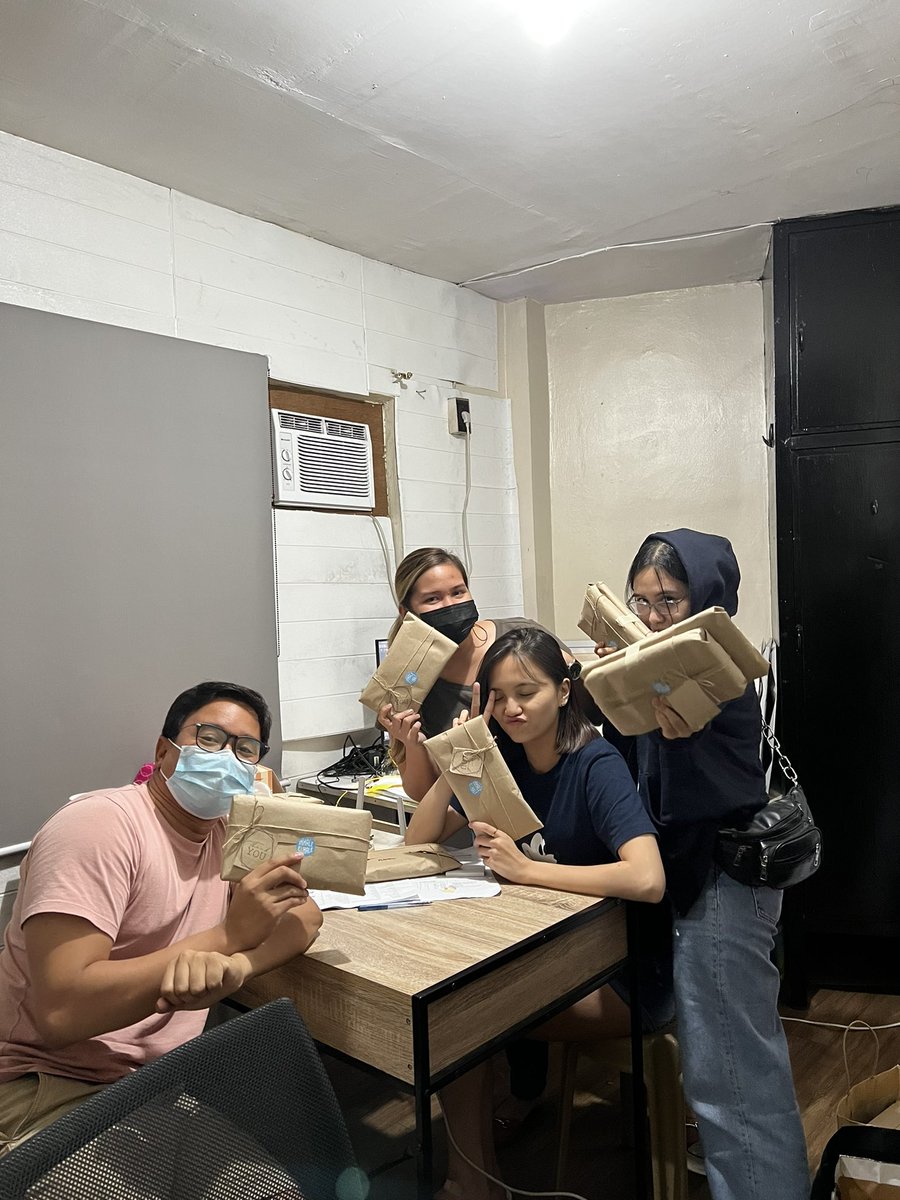 xuhs2012's tweet photo. Ready for dispatch! 📦✨

To those who ordered batch shirts who are currently residing outside CDO (PH only), we are now ready to send your shirts. Please contact us through our socmed accounts, so we can settle shipping arrangements. Thank you! 💙 

#XUHS2012 #InhaleExhale https://t.co/jDUZk2D9VZ