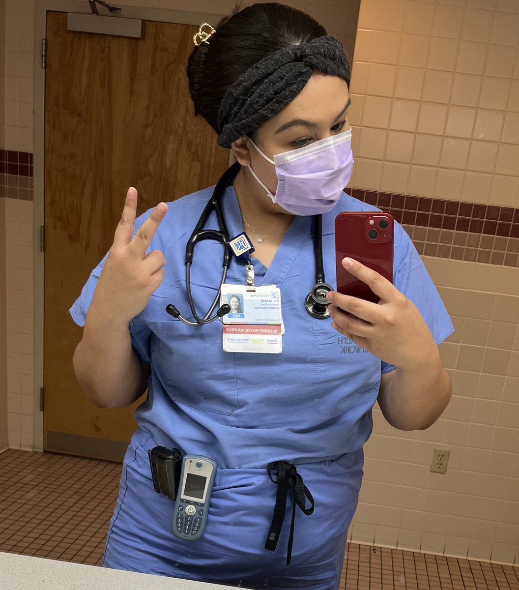 hgomez3931's tweet photo. Super proud of this young lady… Dr. Black!
#proudmama #allaboutscience! https://t.co/8QSnyaC70H