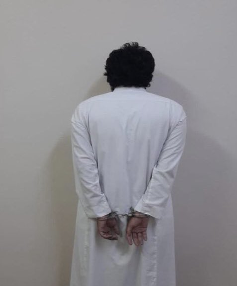 AJELNEWS24's tweet photo. عاجل 🔴 
.

.
شرطة منطقة عسير: 

القبض على مواطن ظهر في مقطع فيديو يعتدي بالضرب على ممرضة بأحد المستشفيات في محافظة المجاردة.
- https://t.co/lF1V4Zmoj1