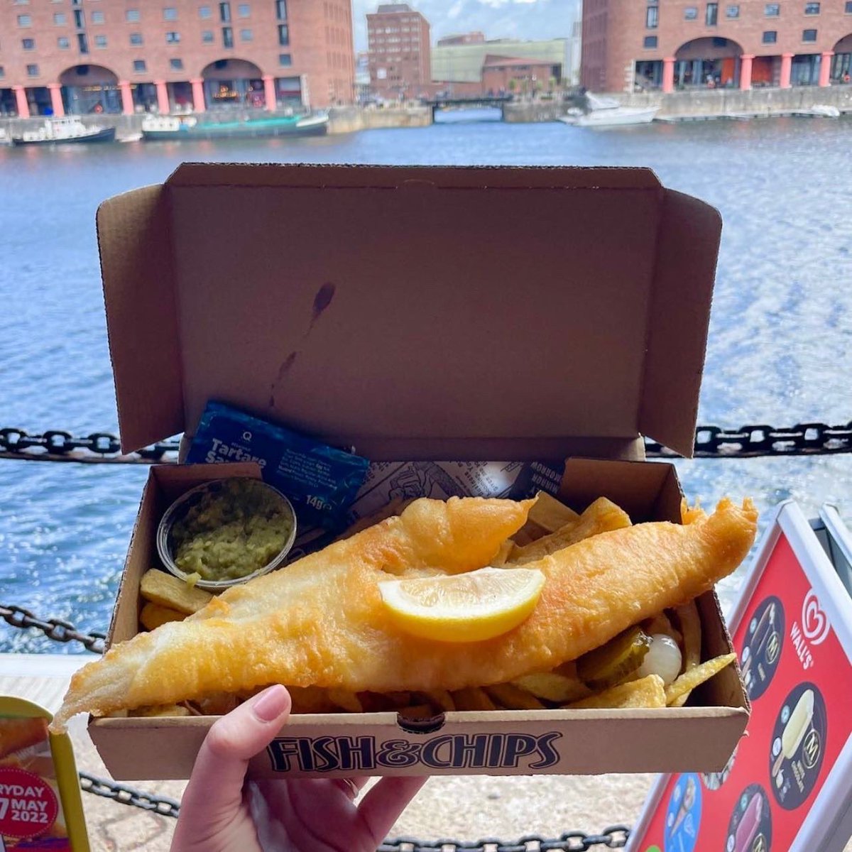 theAlbertDock's tweet photo. 🎣 Every day is #NationalFishandChip day at the Dock.
Stop by our #WorldFamousDocklandsChippy & treat yourself to a fish dinner- will it be curry, gravy or tartare sauce?
#RoyalAlbertDock #Liverpool #dockside #fishandchips #CatchoftheDay #WorldFamous #Docklands #Chippy https://t.co/pDEG1FFXOs
