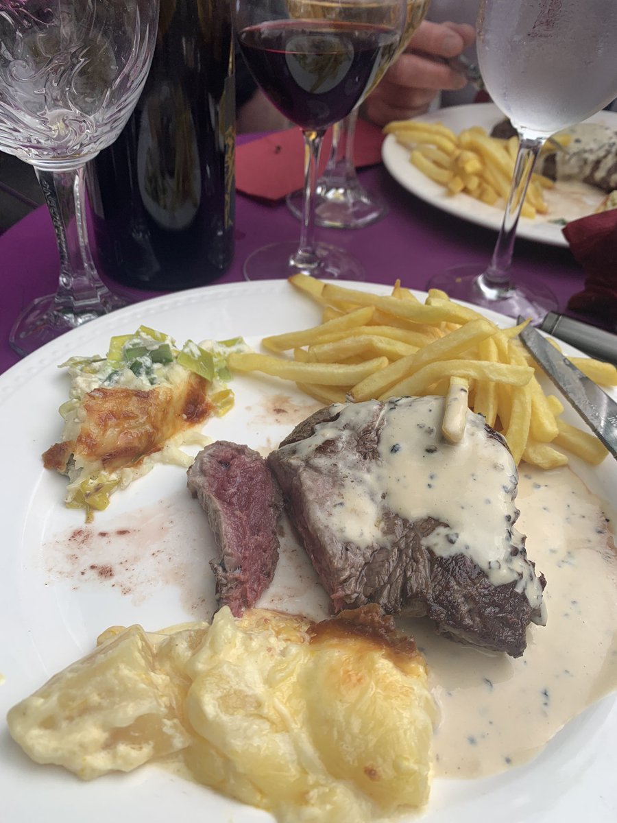 When in 🇫🇷! Up the escargot scranning reds!