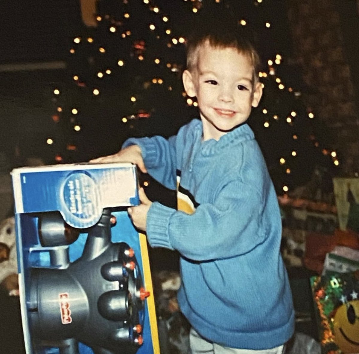 8LettersForZach's tweet photo. happy birthday to one of my favorite people in the world!!🥳 I can’t believe you’re 21!! you’ve done so much and i’m so proud of you!! I hope you have an amazing day today you deserve it!! I love you so much❤️ #HappyBirthdayZach @ImZachHerron https://t.co/uqPUUedmL6