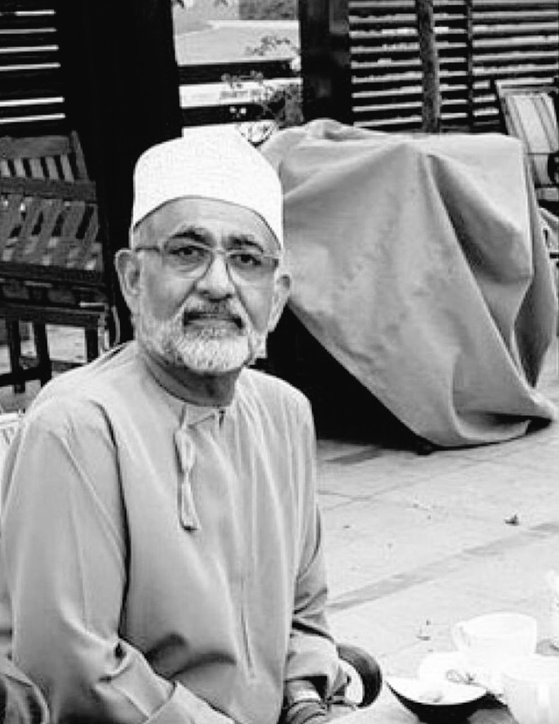 oman_post's tweet photo. تتقدم أسرة #بريد_عمان بخالص العزاء وصادق المواساة إلى أسرة الفنان التشكيلي العماني محمد نظام الذي انتقل إلى جوار ربه اليوم. ساهم الفقيد بالعديد من الأعمال الفنية البارزة في مجال تصميم الطوابع البريدية في الفترة ما بين 1985-2014
إنا لله وإنا إليه راجعون. https://t.co/P1Eo1kAKr9