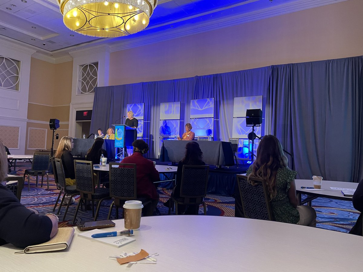 Lisa Daechsel (she/her) tweet media