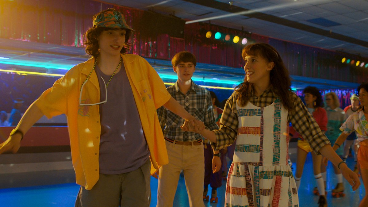 NetflixMENA's tweet photo. واجتمعوا مررررة ثانية 😍
#StrangerThings4 https://t.co/ojYzjxeT5V