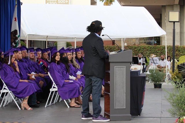 JEDImindedQue's tweet photo. Graduation Keynote @MetroED #SVAE - what an honor and pleasure last night was.. a lot of purple - and we need more of it.. #Blessed #DearMomma https://t.co/L7WVdh6phz