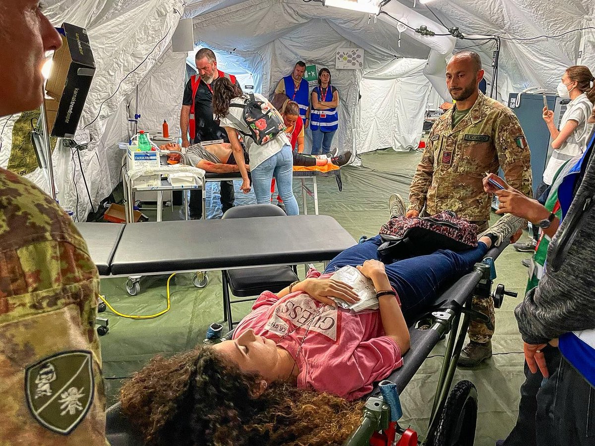 CRIMEDIM's tweet image. #EMDM22 Full-scale exercise in Disaster Medicine @REGEDIM_VUB #Vub #emdm #CRIMEDIM #disastermedicine #humanitarianhealth #advancedmaster #exercise #cooperation #civilprotection #rescue #humanitarianaid #disasterresponse #international
