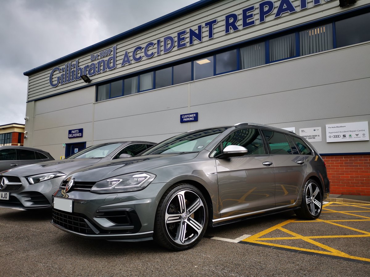 We have had some fantastic car's in this week but this Golf R really is a head turner. Gillibrand's Car of the week. #VolkswagenApproved #VwApproved