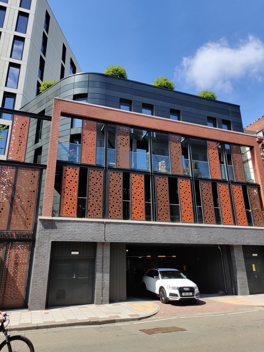 swalesmetroprof's tweet photo. Also thought this was quite an innovative looking building...?  #commercialstreet  What is it??  #centralview ?? https://t.co/WnV7NGRouC