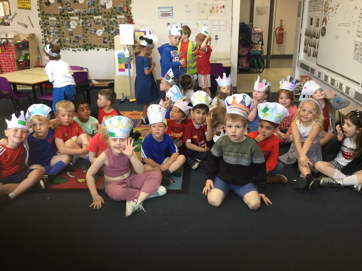 AHMrsMoore's tweet photo. Ready for our Jubilee party! #princeandprincesses @AcreHall https://t.co/wGmXNh9IAS