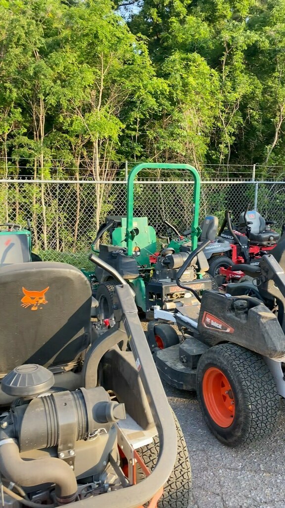 Go that extra step to save yourself a mile. 

If a hedge trimmer ever gets misplaced &amp; ends up with the wrong crew, it sucks time away from our other crews and our management team who have to pick up the trimmer, and drop it off to the crew who needs it.… instagr.am/tv/CeD-6mELQfj/