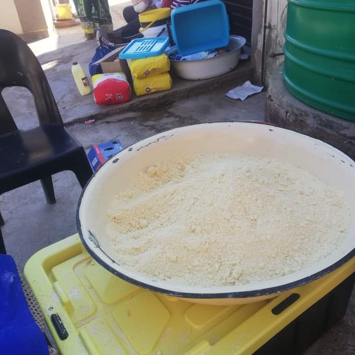 NicoAbuti's tweet photo. Re mo mahlokong lapeng la Genaro re swere sela le sela a go molato felo. Re noba kamo mafuri #JamieBartlett #DavidGenaro https://t.co/ZMiTM9aWN3