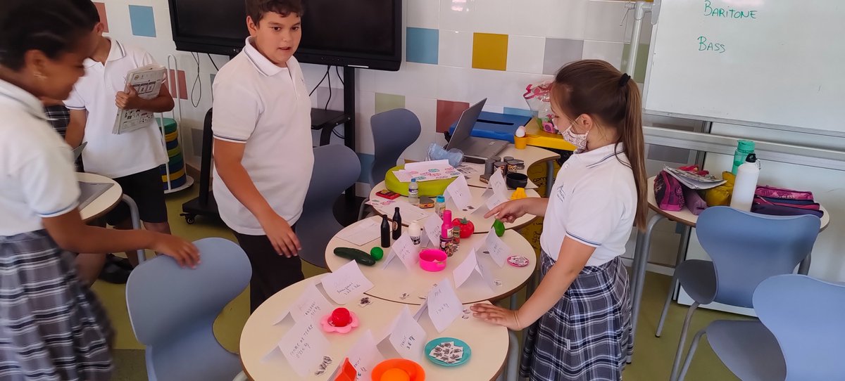 Colegio San José (@sanjosemalaga) on Twitter photo El lunes 23 en la asignatura de Francés con los profes Alfonso Mora y Ana Malagón prepararon un mercadillo para que el alumnado pudiese ver "in situ" lo que es comprar en diferentes establecimientos usando la lengua francesa <a href="/educsi/">Educación Jesuitas</a> <a href="/LdeFsj/">Líneas de Fuerza</a> <a href="/ecatolicas/">Escuelas Católicas</a> <a href="/EC_Andalucia/">EC_Andalucia</a> <a href="/ecMalaga/">Escuelas Católicas de Málaga 🧡</a> El lunes 23 en la asignatura de Francés con los profes Alfonso Mora y Ana Malagón prepararon un mercadillo para que el alumnado pudiese ver "in situ" lo que es comprar en diferentes establecimientos usando la lengua francesa <a href="/educsi/">Educación Jesuitas</a> <a href="/LdeFsj/">Líneas de Fuerza</a> <a href="/ecatolicas/">Escuelas Católicas</a> <a href="/EC_Andalucia/">EC_Andalucia</a> <a href="/ecMalaga/">Escuelas Católicas de Málaga 🧡</a>