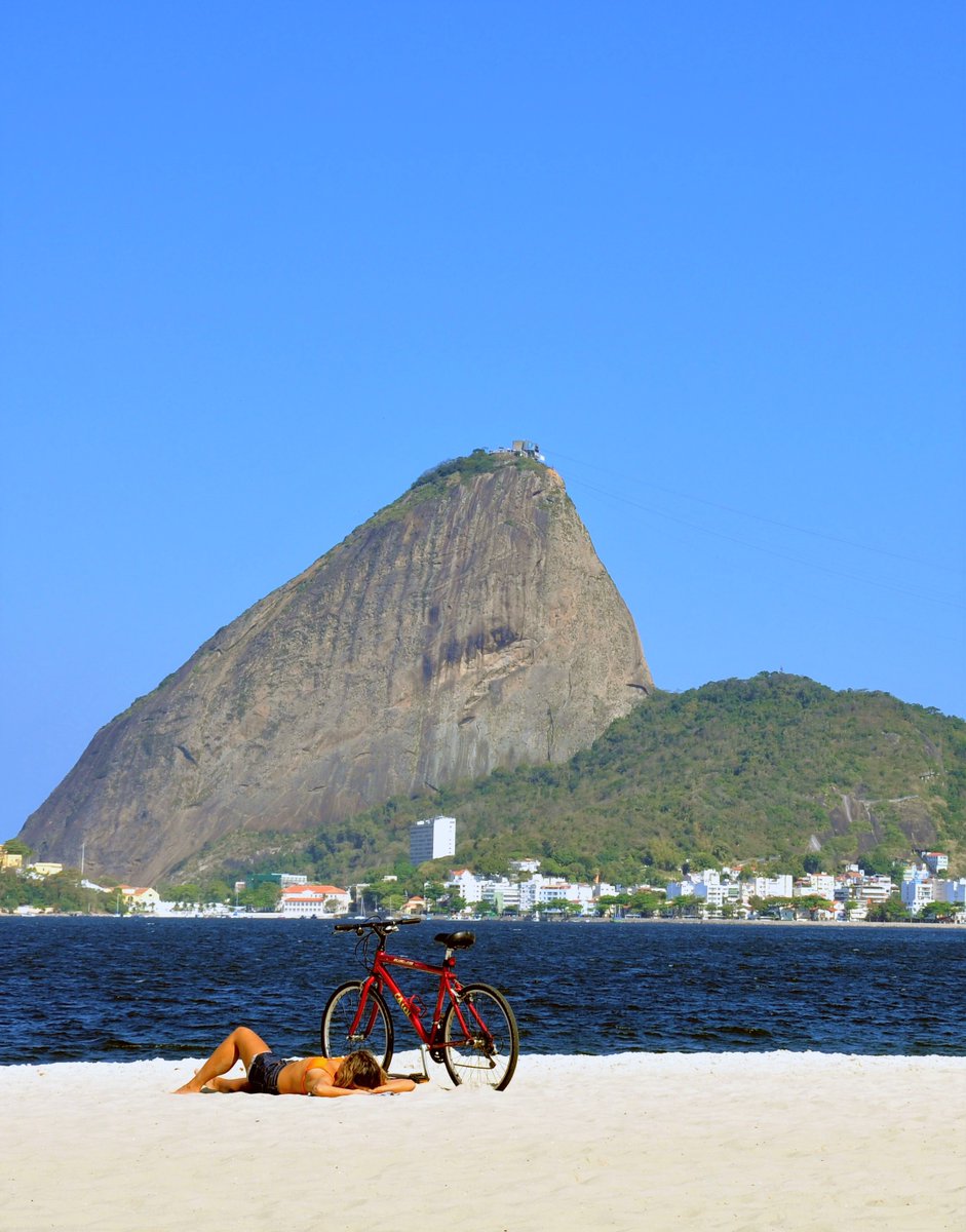 riodejaneiro's tweet photo. Falamos do lindo Parque do Flamengo essa semana e hoje, você confere a Praia do Flamengo! Um ótimo passeio na região, para pegar aquele maravilhoso sol carioca, confira: https://t.co/Csg50VeZOn
#praiadoflamengo #parquedoflamengo #aterrodoflamengo #bairroflamengorj #parquesdorio https://t.co/zBIovAHZ5y