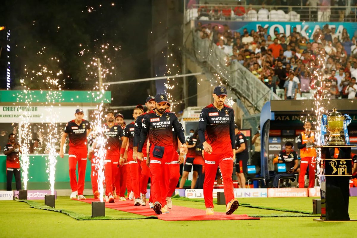 AkshatChamp21's tweet photo. #SupportRcb @RCBTweets ❤️ @imVkohli 

#RCBvRR #IPL2022 https://t.co/caxWJjmmuf