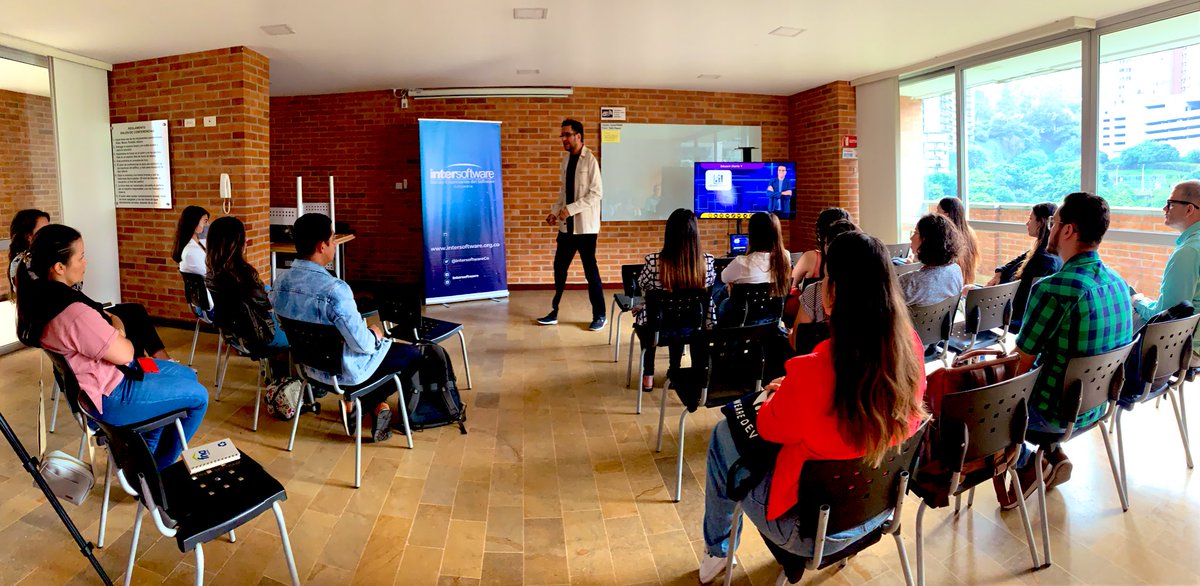 InterSoftwareCo's tweet image. Encuentro de la Red de Comunicaciones, para fortalecer sus capacidades y aprender más del Marketing Digital. En #Intersoftware generamos espacios de aprendizaje colectivo. #ISWMásConectados 💙🤍