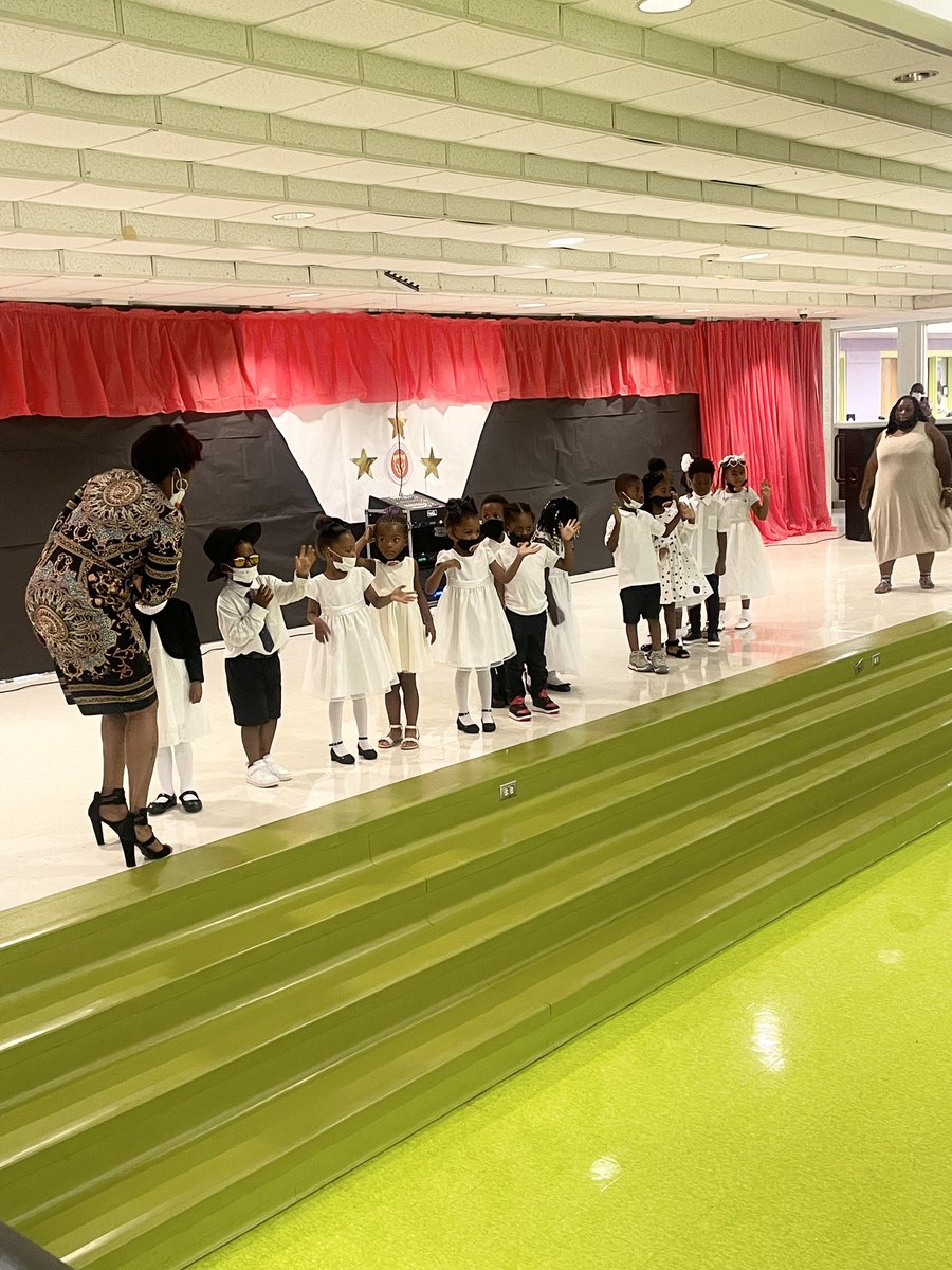 SEM_PBSA's tweet image. Kudos and shoutout to the Pre-K students @THES! You performed exceptionally today at your promotion ceremony. We are proud of YOU!
Welcome to kindergarten. #ChooseTHES #ChoosePurpose #WeLoveYou @JovanDM @NikkitaDW @MrsGrahamTHES