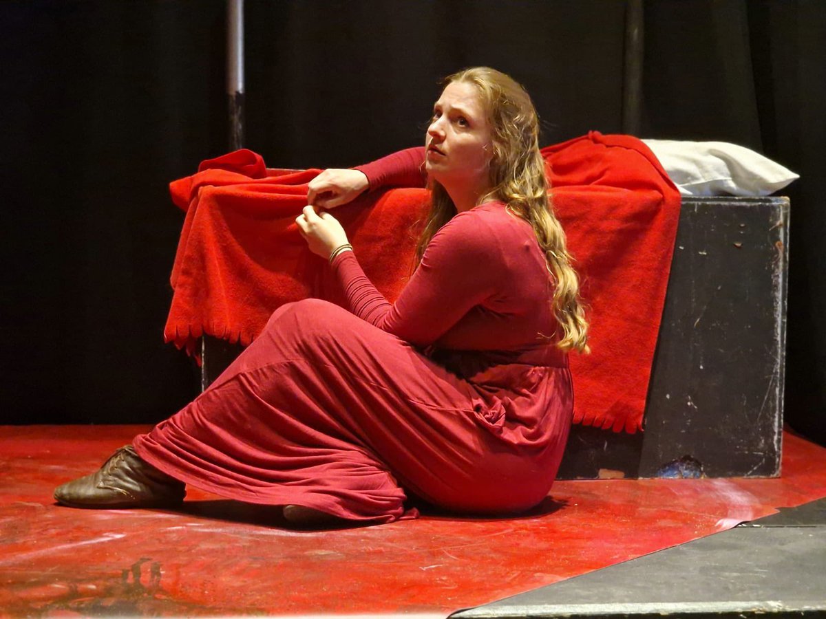 Looking forward to listening at 3.20 today to our lovely ’Jane Eyre’ <a href="/BeckPickering/">Rebecca Pickering</a> talking to <a href="/ErikaNorth/">Erika North</a> on <a href="/BBCRadioKent/">BBC Kent</a> talking about AWT upcoming performances <a href="/heverfestival/">The Festival Theatre at Hever Castle</a> (1 June) and <a href="/minacktheatre/">Minack</a> (5-9 June)