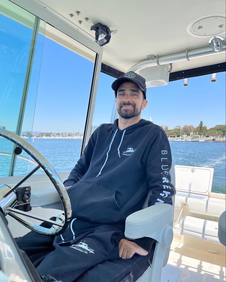 taco_marine's tweet photo. 1/4 We’ve recently gotten to know @JesseBillauer – 2X World Adaptive Surfing Champion, 6X US National Adaptive Surfing Champion, Founder &amp; Executive Director / CEO of the @LifeRollsOn Foundation, and Inspirational Speaker. #liferollson https://t.co/1GnpR4iVDi