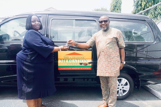 lslga_'s tweet photo. Chief Executive Officer, Lagos State Lotteries and Gaming Authority, Mr Bashir Are on behalf of Governor Babajide Sanwoolu presented vehicles to Agencies under Ministries of Justice & Education for seemless and efficient service delivery to the populace.
#LSLGA https://t.co/Ohqu7C2kRh
