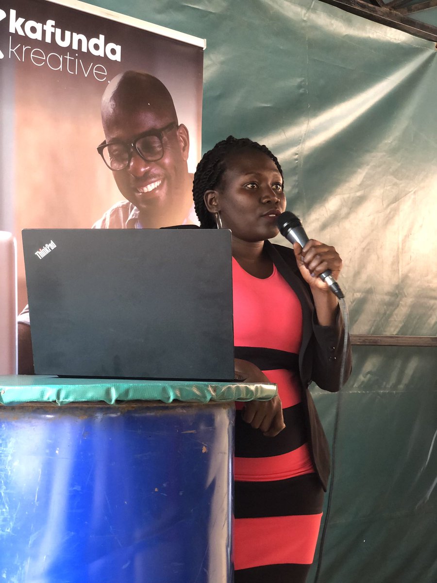 “A contract has to have a lawful object. Your intention of creating this contract has to be in line with the law- <a href="/IngeriaChristi1/">Christine🦋</a> of <a href="/msmegarage/">mSME Garage</a> @barefootlawUG. Training happening now with <a href="/kafunda_kreativ/">Kafunda Kreative</a> on contracts and incorporations.