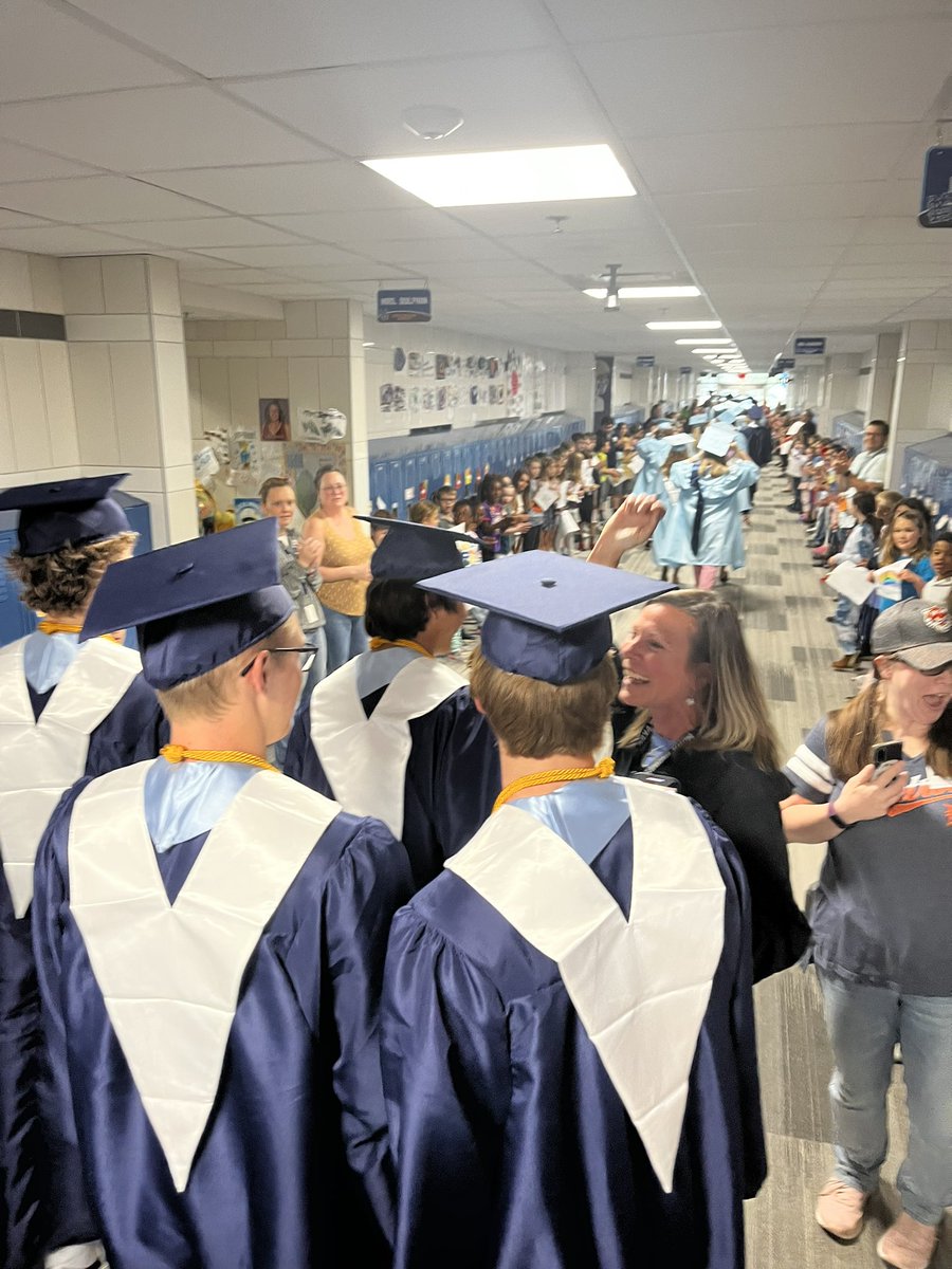 MSHSShaffer's tweet photo. Super Sailor Seniors visiting Ross Park! They were so excited to see their elementary teachers and the students! Congrats! @mills1em mills1em @rpsupersailors https://t.co/i9T13ShEfh