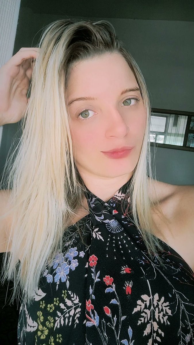 ray_princees's tweet photo. Hoje é o meu aniversário e eu escolho a felicidade , só gratidão a Deus por um ano de vida!
#gratidãopor+1ano
#rayfaz25 https://t.co/FIpp8XLJ5H