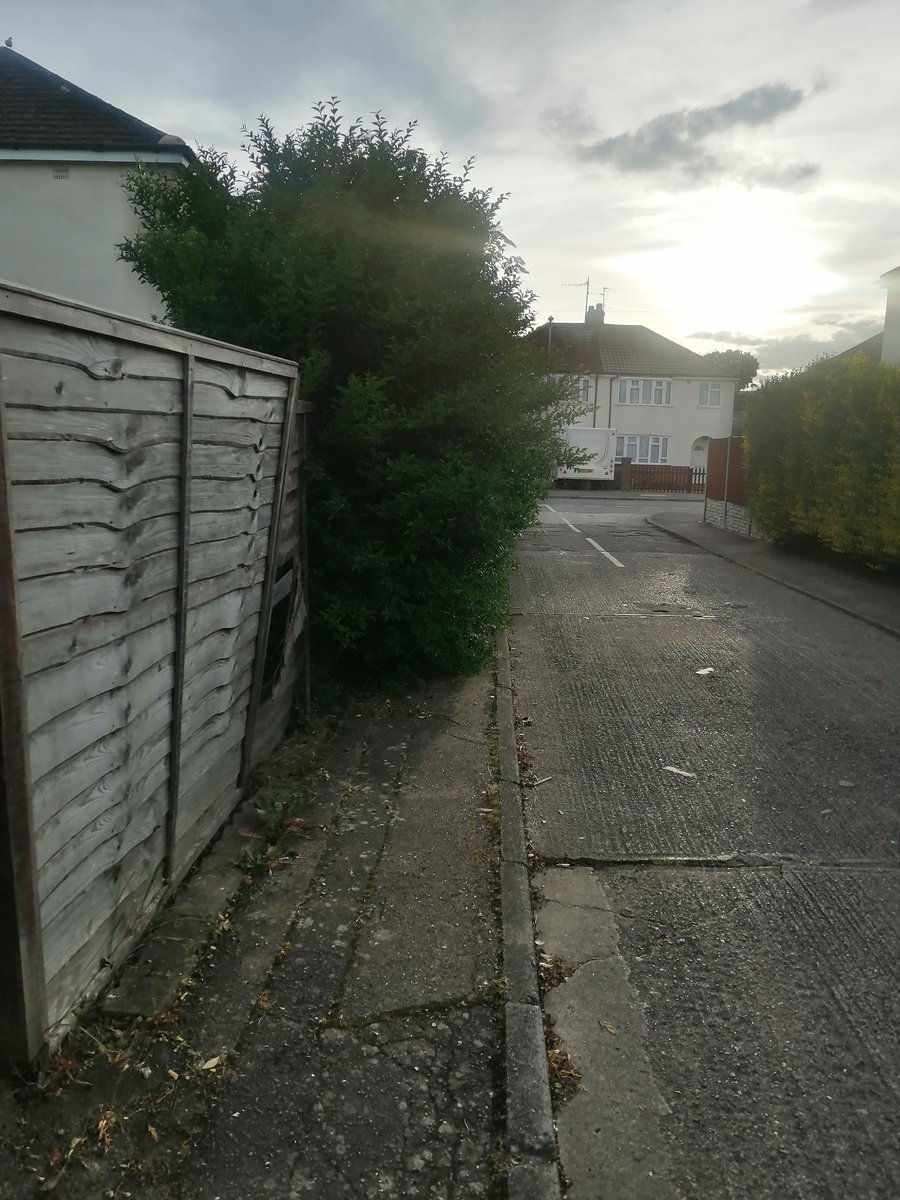 carters1664's tweet photo. @PeterboroughCC Pedestrians including school children must walk in the road to reach the houses or the park. This is an accident waiting to happen. PCC usual reply is householder has been informed case closed. Here's another viewpoint https://t.co/UTFugqvmlC