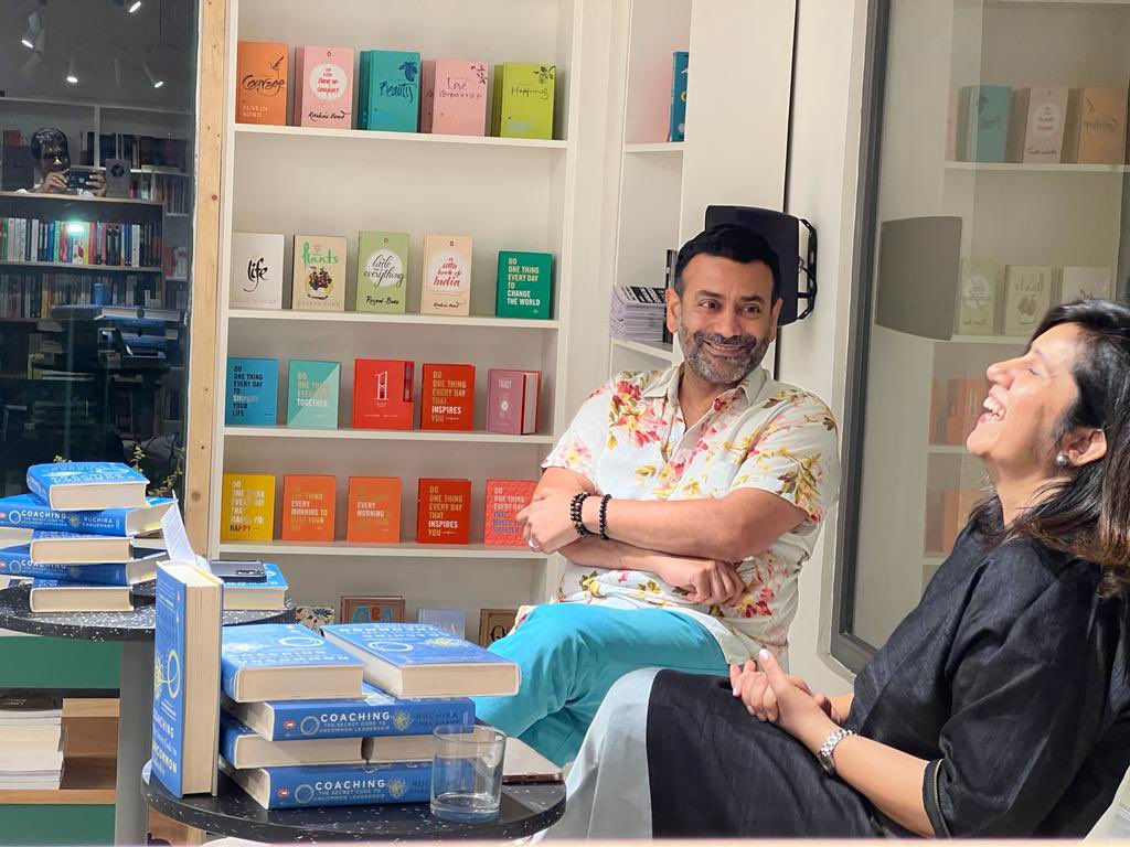The joy of in-person sessions esoecially at #bookstore Kunzum #ceoclubseries moderated by Gaurav Shrinagesh, CEO @PenguinIndia Loved the banter, the insightful questions and discussion. Thank you @ajayjain! @mileeashwarya @anuragbatrayo @shalinimb @nistula @pooja_sngh