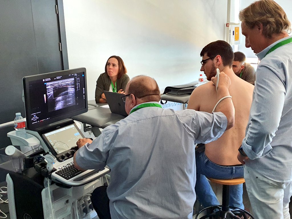 Seguimos con la actividad del #CIFI2022 en la <a href="/USPCEU/">Universidad CEU San Pablo</a>  ahora con otros 6 talleres precongreso.

Entre ellos, este de "Intervencionismo ecoguiado en columna vertebral y puntos gatillo", con el Dr. José Gomes Monres (Brasil)

<a href="/socifin/">SOCIFIN</a> <a href="/primfisio/">PRIM Physio</a> <a href="/agupunt/">Agupunt</a>