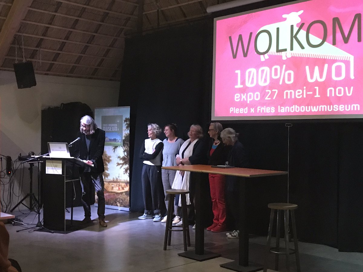 Lanboumuseum's tweet photo. Officiële opening van de #expositie 100% Wol i.s.m. #Pleed. #Schaapherder Sam van de Leeuwarder #schaapskudde vertelt over de duurzaamheid van het prachtige product #wol https://t.co/wXuq2xY5Mn