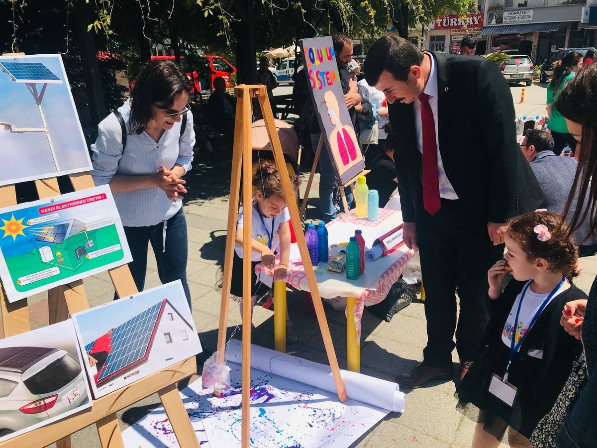 🔬🧪Müdürlüğümüz 23 Proje ile 2023’e Doğru projelerinden biri olan Koordinatörlüğünü Ayancık Zübeyde Hanım Anaokulu’nun yürüttüğü ve  büyük ilgi ve beğeni toplayan “Minik Mucitler” projesinin final şenliği Ayancık’ta gerçekleştirildi.
<a href="/tcmeb/">Millî Eğitim Bakanlığı</a> 
<a href="/YLDZercan1957/">Ercan Yıldız🇹🇷</a>