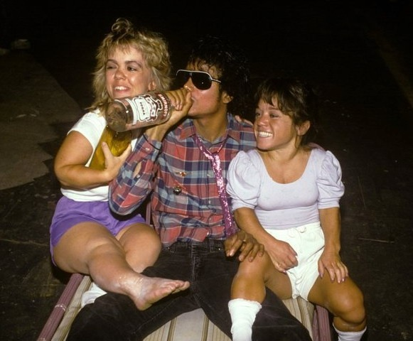1minus1equal35's tweet photo. Michael Jackson's wild era. https://t.co/bridaRo16E