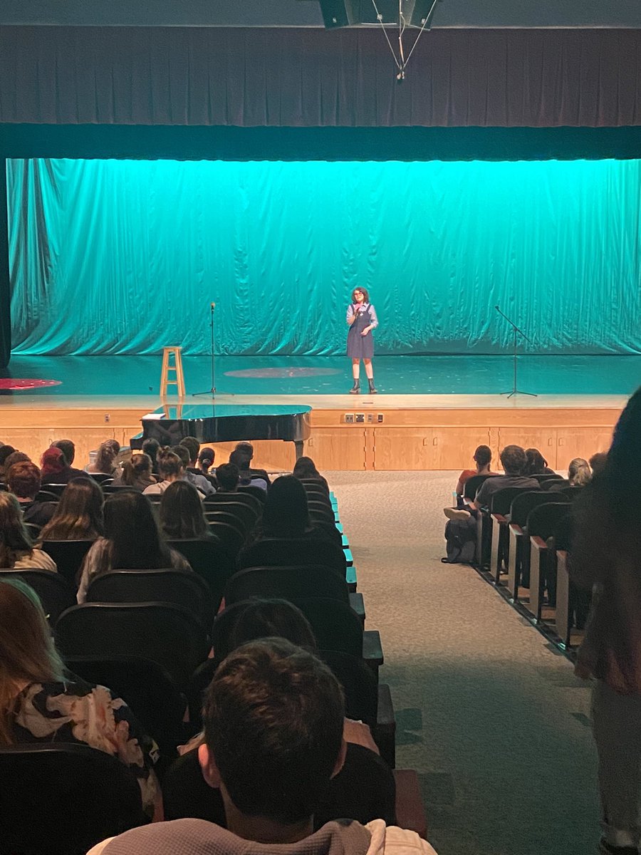 Some more class day fun! <a href="/HHSClassDay/">HHS Class Day</a> @Casey_Kosiorek <a href="/DrJeffreyMGreen/">Jeffrey M. Green</a>