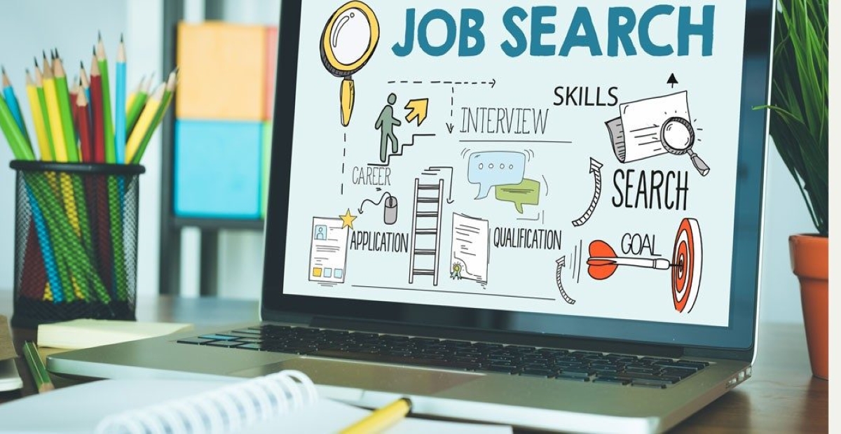 AmerChemSociety's tweet photo. #FridayReads Wondering where to start with your job search? Check out this #inChemMag article to get organized &amp; moving! https://t.co/HOgxKdF40K. #JobSearch #Chemistry #Career #CareerAdvice https://t.co/iABalHFhvo